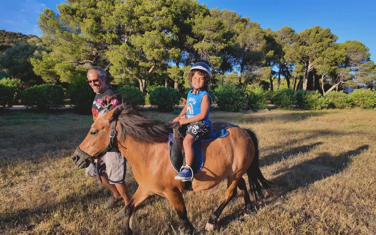 naturisme corse la chiappa balade en poney.jpg